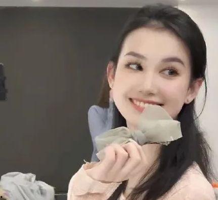 网红吃瓜视频在线,揭秘娱乐圈幕后真相，带你领略明星们的真实生活  第2张